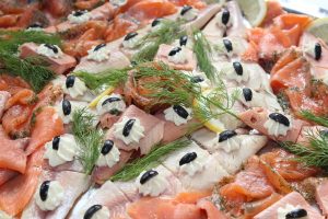 L'idea geniale è che puoi preparare in anticipo questi antipasti di pesce ideali sia per la cena della Vigilia sia per il pranzo di Natale.