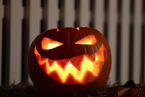 Zucca intagliata per Halloween