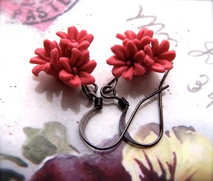Orecchini in fimo a forma di bouquet di fiori