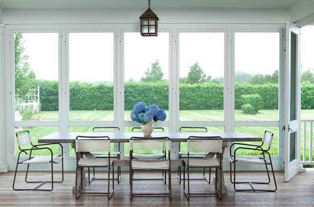 Veranda chiusa adibita a sala da pranzo