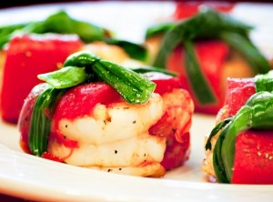 Sono ricette velocissime e facilissime per antipasti da servire freddi e da preparare in anticipo con pochi ingredienti ma per un effetto wow.