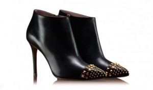 Stivaletti con le borchie Gucci