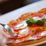 izza fatta in casa? 8 ricette sfiziose per condirla in modo originale con i migliori ingredienti per rendere la tua pizza unica.