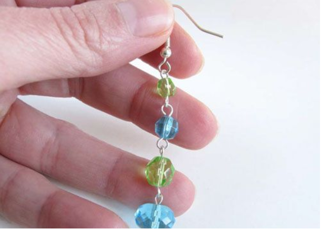 Creare orecchini con la tecnica a catena - Tutorial