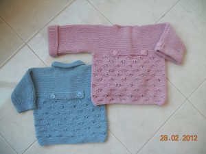 Ecco un giacchino facile Progetto di Barbara Ajroldi www.tricotting.com