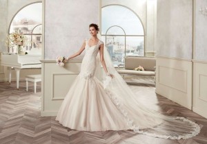 Abito con gonna rosa