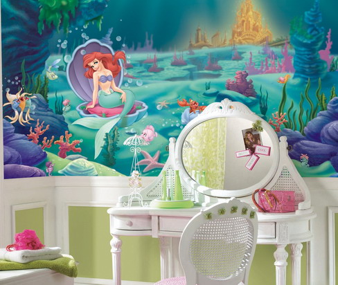 Tavolo-specchiera per la cameretta delle bambine