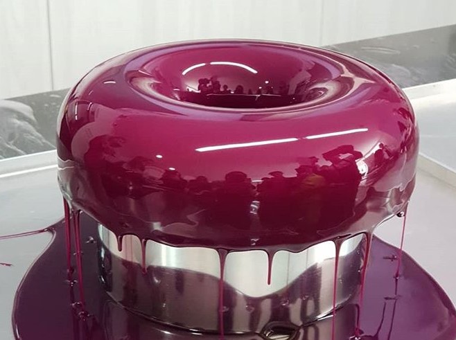 Colla di pesce, strategia di decorazione, instagram alla mano e potete diventare una esperta di glassa a specchio anche voi.