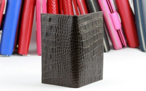 Le 11 cose da non tenere mai nel portafoglio? Scoprite quali sono per avere un portafoglio sempre in ordine e evitare disastrose perdite.