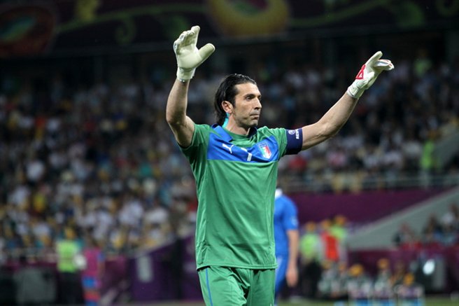 Gianluigi_Buffon_Euro_2012_vs_England_04