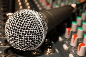 microphone-626618_960_720