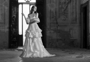 Abito con gonna con volant