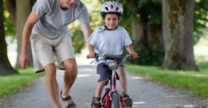 Bambini in bicicletta