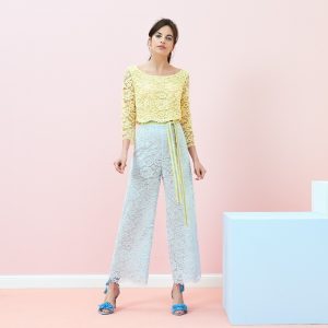 Pantaloni e top in pizzo