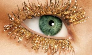 Mascara dorato trend