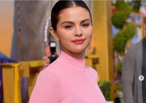 Primeggiano i colori pastello sui capi della moda primavera estate 2020 per capi che sembrano macarons o sorbetti.