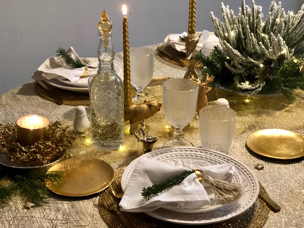 Tavola per le feste in oro