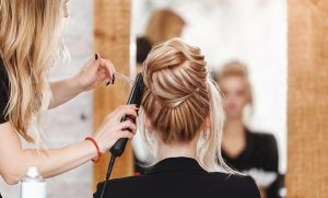 Nuovo Dpcm, ma i parrucchieri e i centri estetici fortunatamente restano ancora aperti