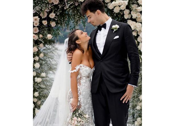 e1363081-310a-4336-bcdd-4a96244f7dfe