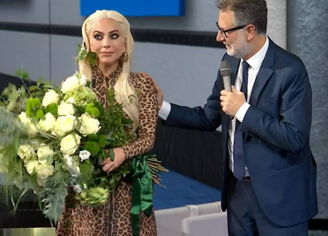 Perché Lady Gaga ha buttato i fiori di Fabio Fazio