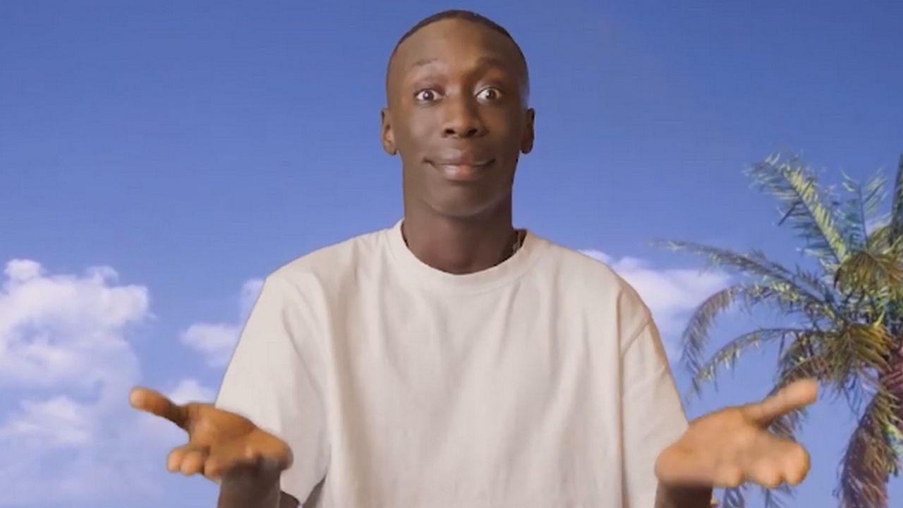 Khaby Lame, il TikToker più seguito al mondo.