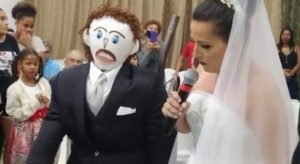 donna sposa pupazzo