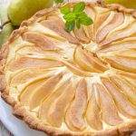 Crostata di pere speziate alla robiola, il dessert che non ti aspetti