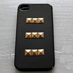 Custodia per iPhone con le borchie