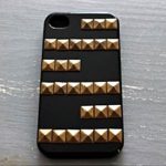 Custodia per iPhone con le borchie