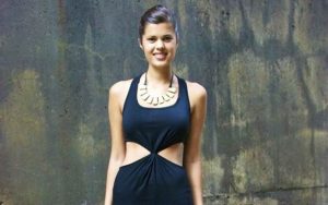 Abito cut out ispirato a Michael Kors.