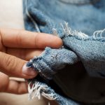 Assicurati che le borchie siano ben fissate per evitare di graffiarti la pelle.