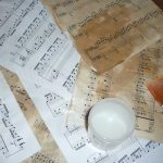 Decorare una cartelletta a decoupage