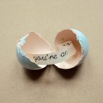 Uova di Pasqua decorate con messaggio-11