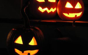 Come fare la lanterna con la zucca Halloween