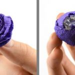 Maschere di carnevale fai da te: idee con carta e piume