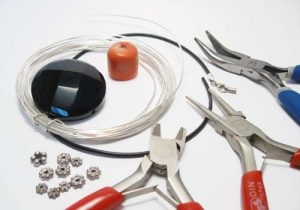 Creare gioielli: come realizzare un pendente di corallo