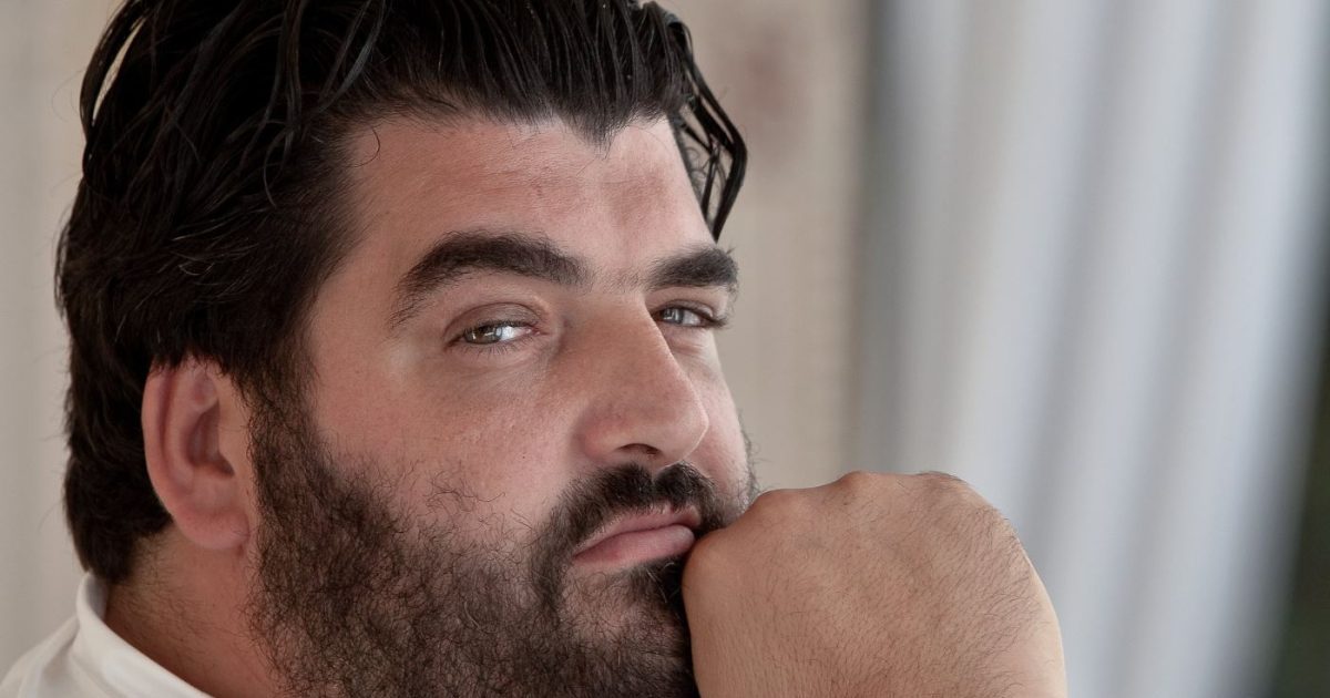Antonino Cannavacciuolo: "Da ragazzino lo chef mi gonfiava di mazzate, ma ho sempre voluto fare questo lavoro"