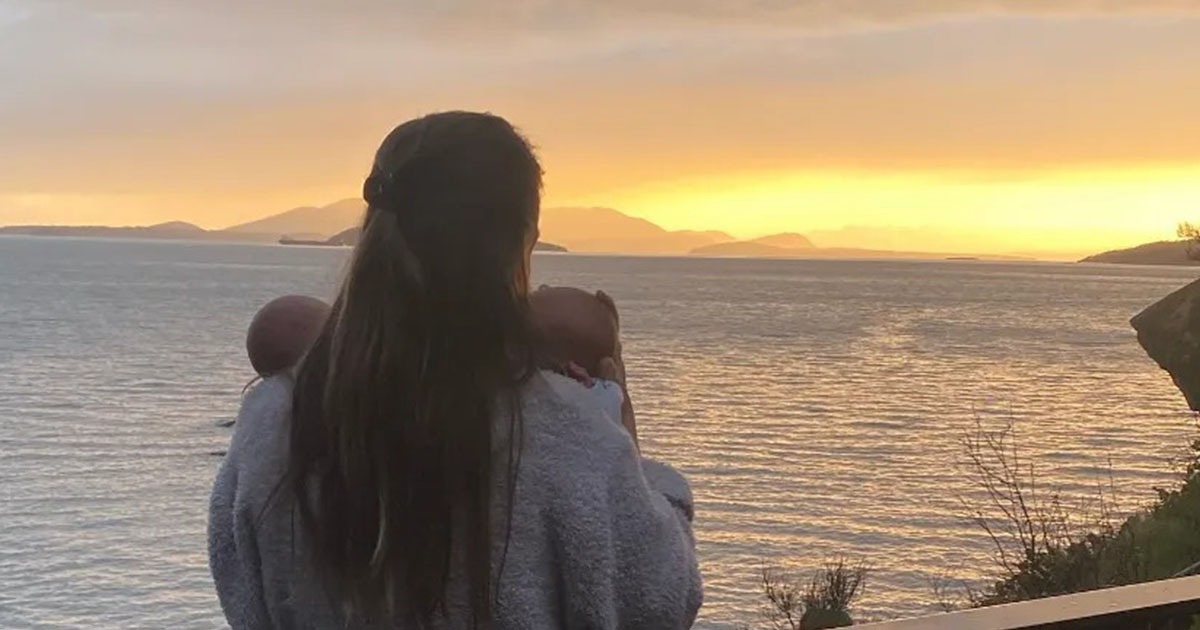 Hilary Swank è diventata mamma a 48 anni di due gemelli