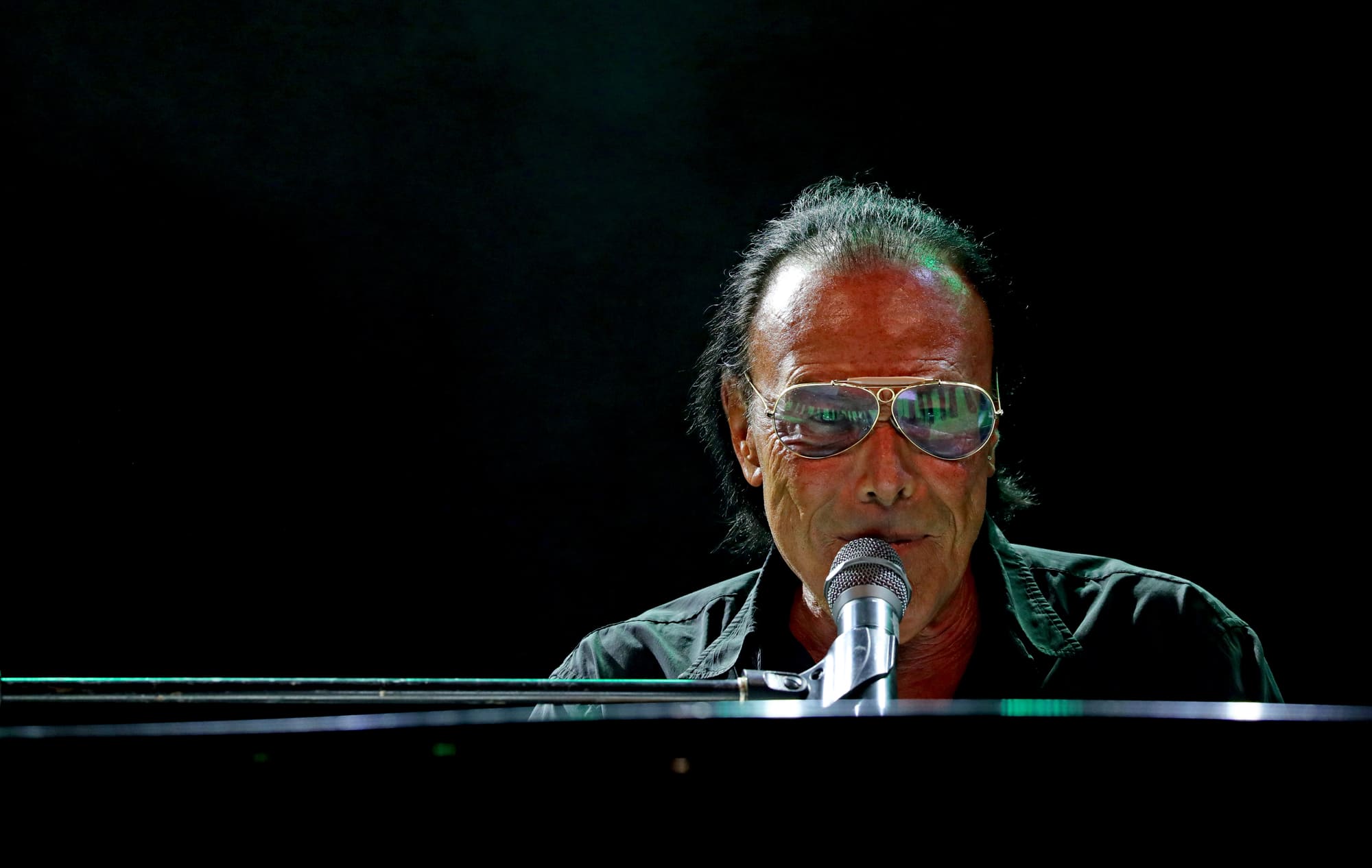 Antonello Venditti al pianoforte