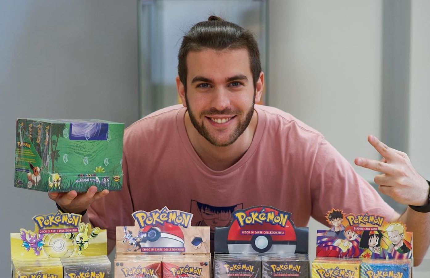 Milionario a 27 anni con le carte dei Pokémon: "I miei volevano il posto fisso, ora ho un'azienda avviata"