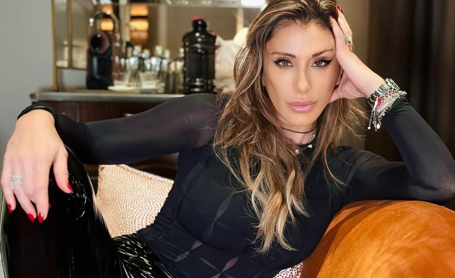 Sabrina Salerno: "Basta fake news, non sono rifatta". E pubblica la prova sui social
