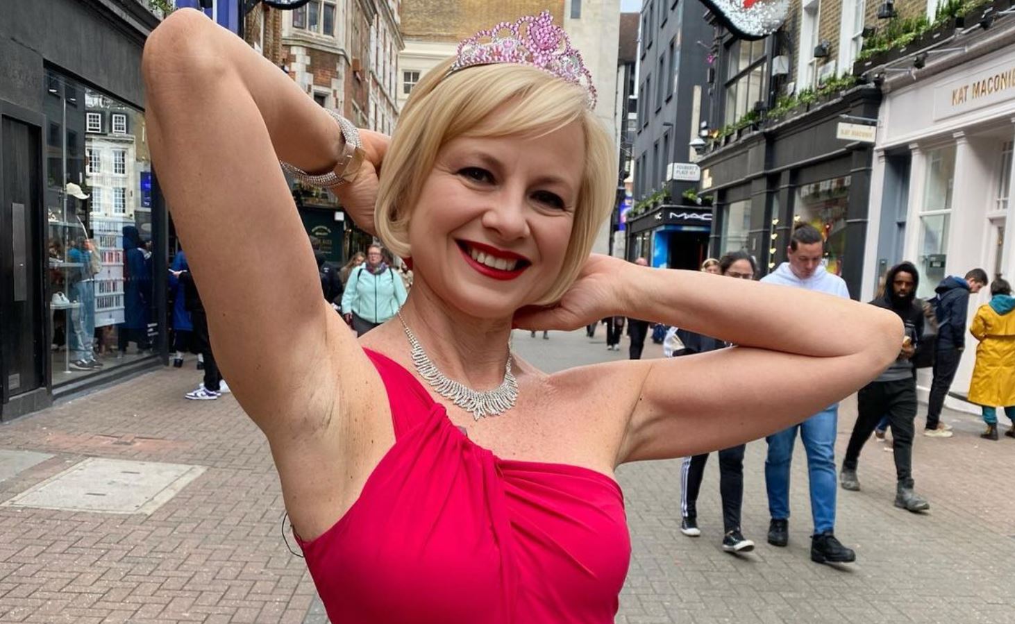 Antonella Elia: "Io svampita per professione, in tv volevano che fossi goffa e facessi ridere"