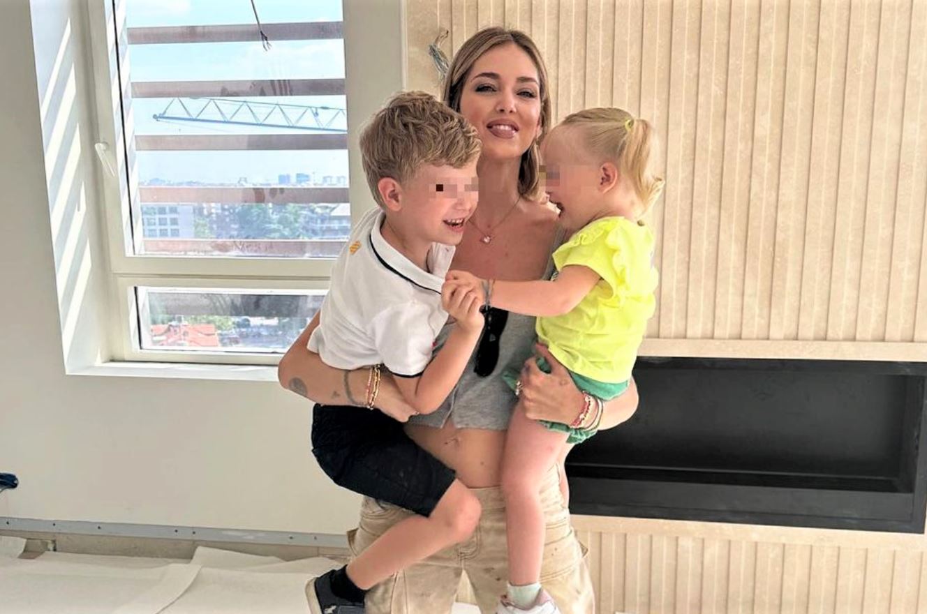 Chiara Ferragni con Leone e Vittoria nella nuova casa: "I bimbi hanno visto le loro stanze"