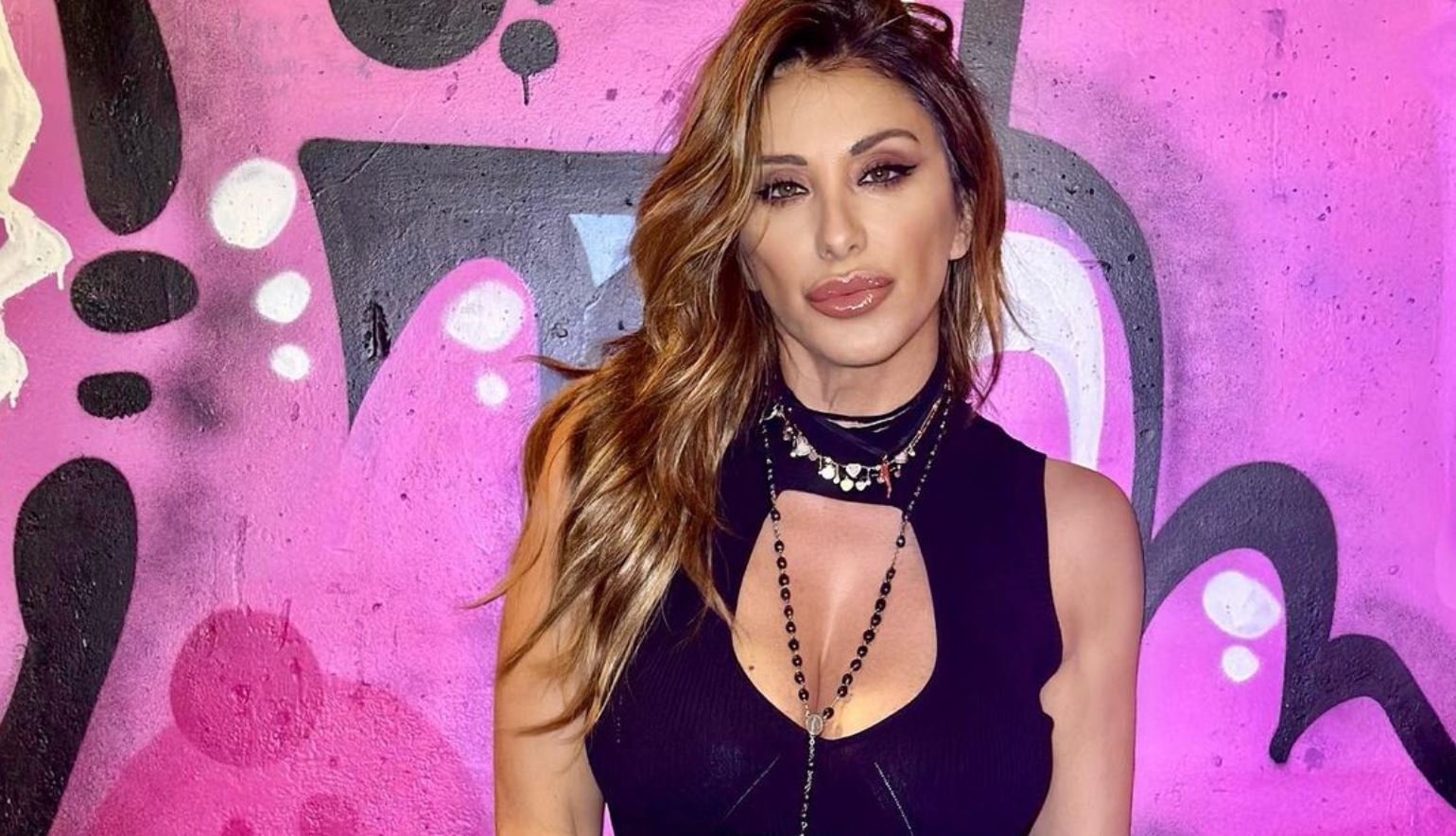 Sabrina Salerno: "Faccio a pugni con il tempo che passa. Gli uomini impazziscono per me? Non ci credo"