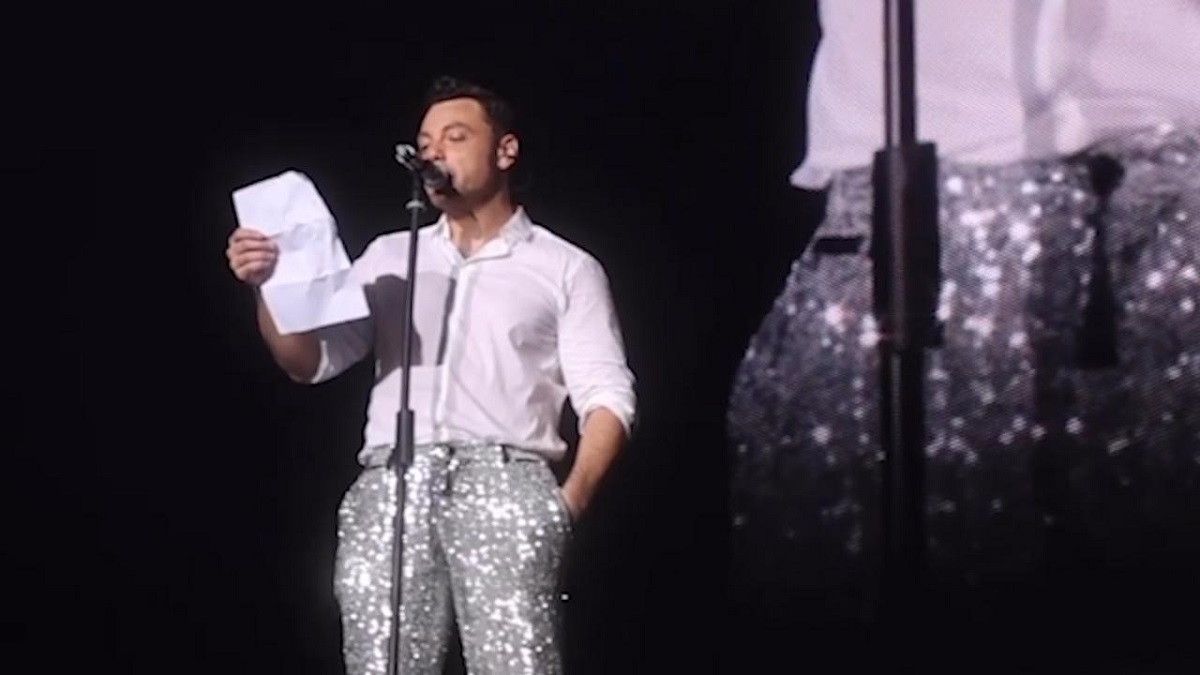 Tiziano Ferro: "Quando mi gridarono brutto fr….", il racconto del cantante