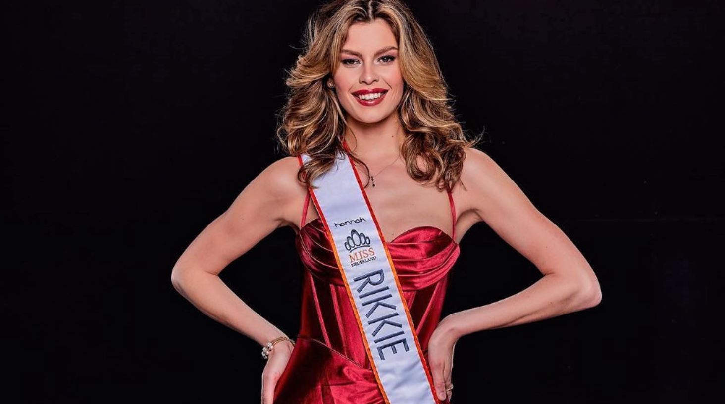 La modella transgender Rikkie Rollé vince Miss Olanda 2023: è polemica