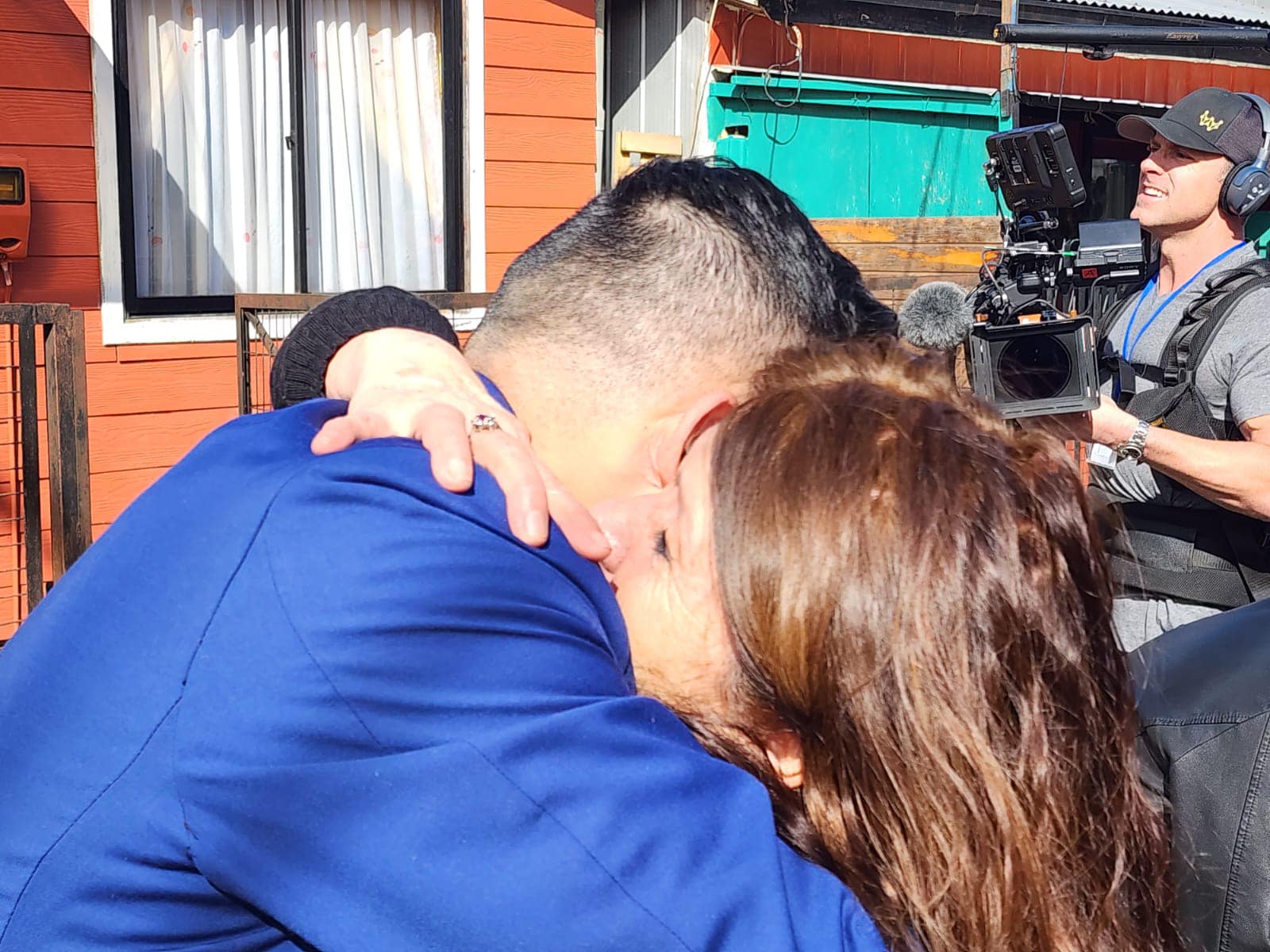 Rapito da neonato, dopo 42 anni riabbraccia la mamma biologica