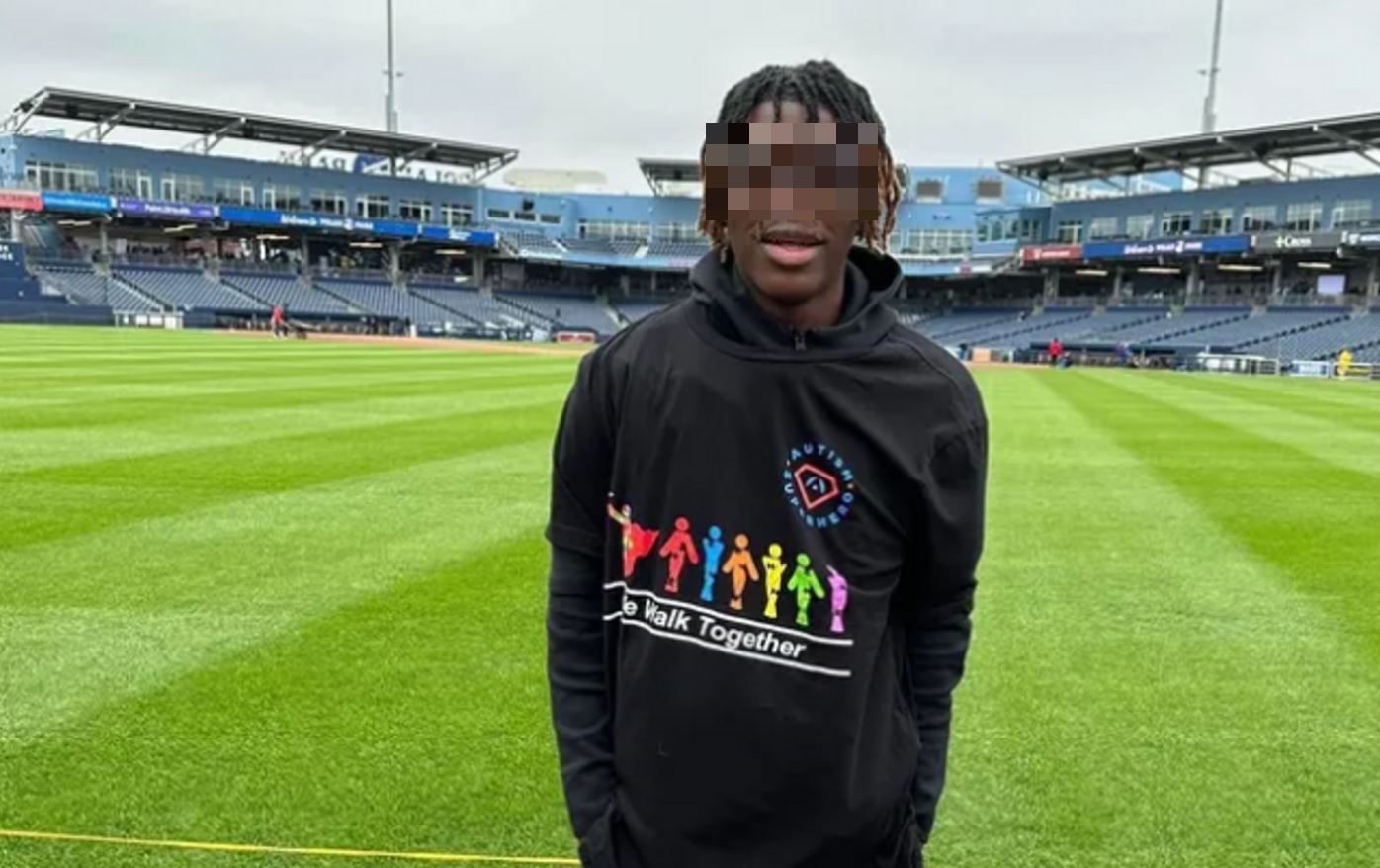 Muore a 14 anni dopo aver mangiato la patatina più piccante del mondo: "Era una sfida su TikTok"