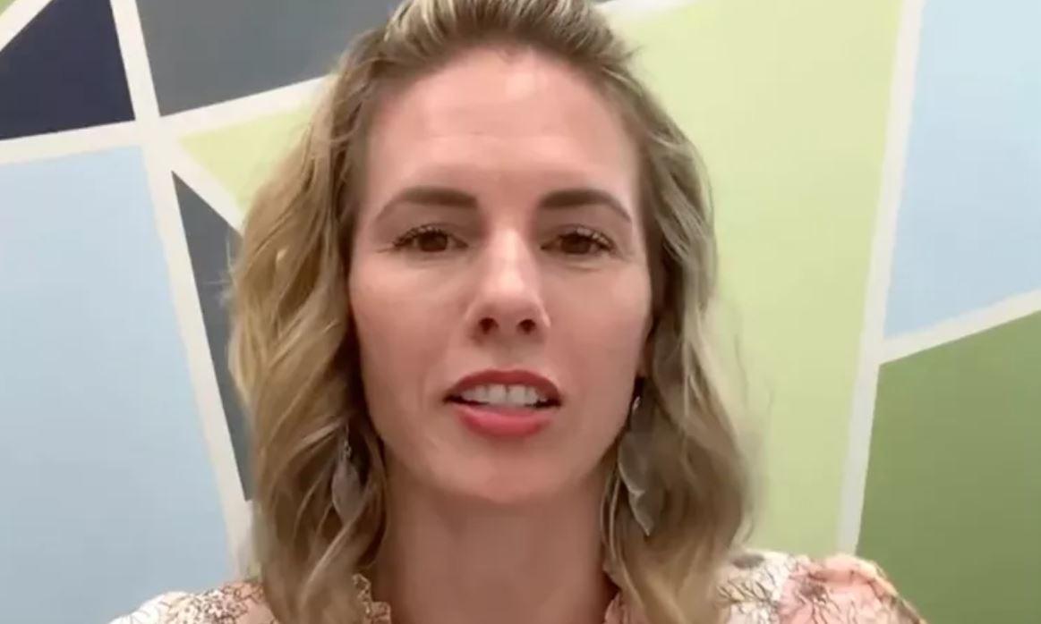 Arrestata mamma influencer: insegnava sui social come punire i figli