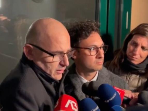 Nicola Turetta assieme al difensore del figlio